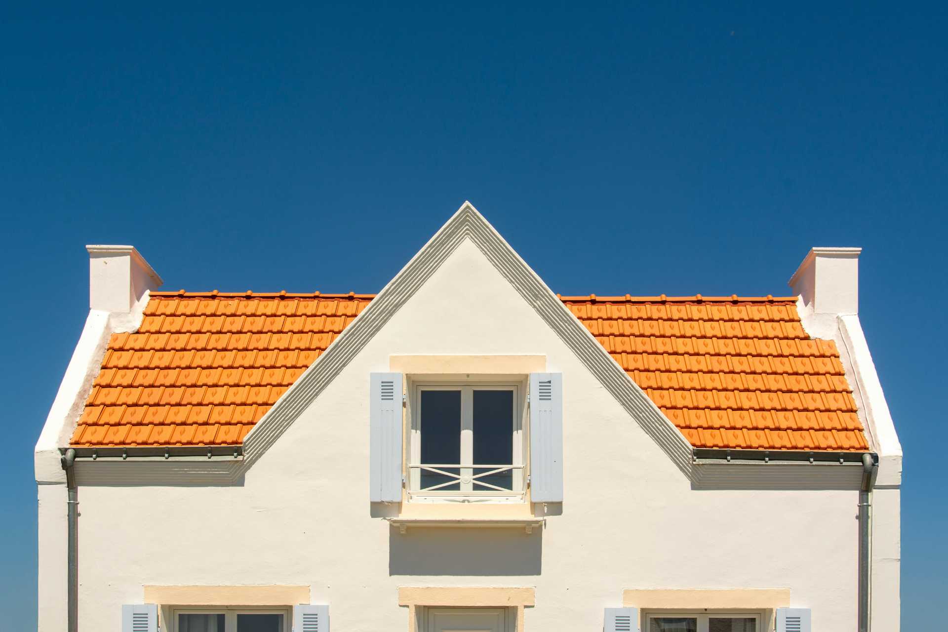 The Role of Roofing Style and Colour in Attracting Homebuyers - The Roof Medic